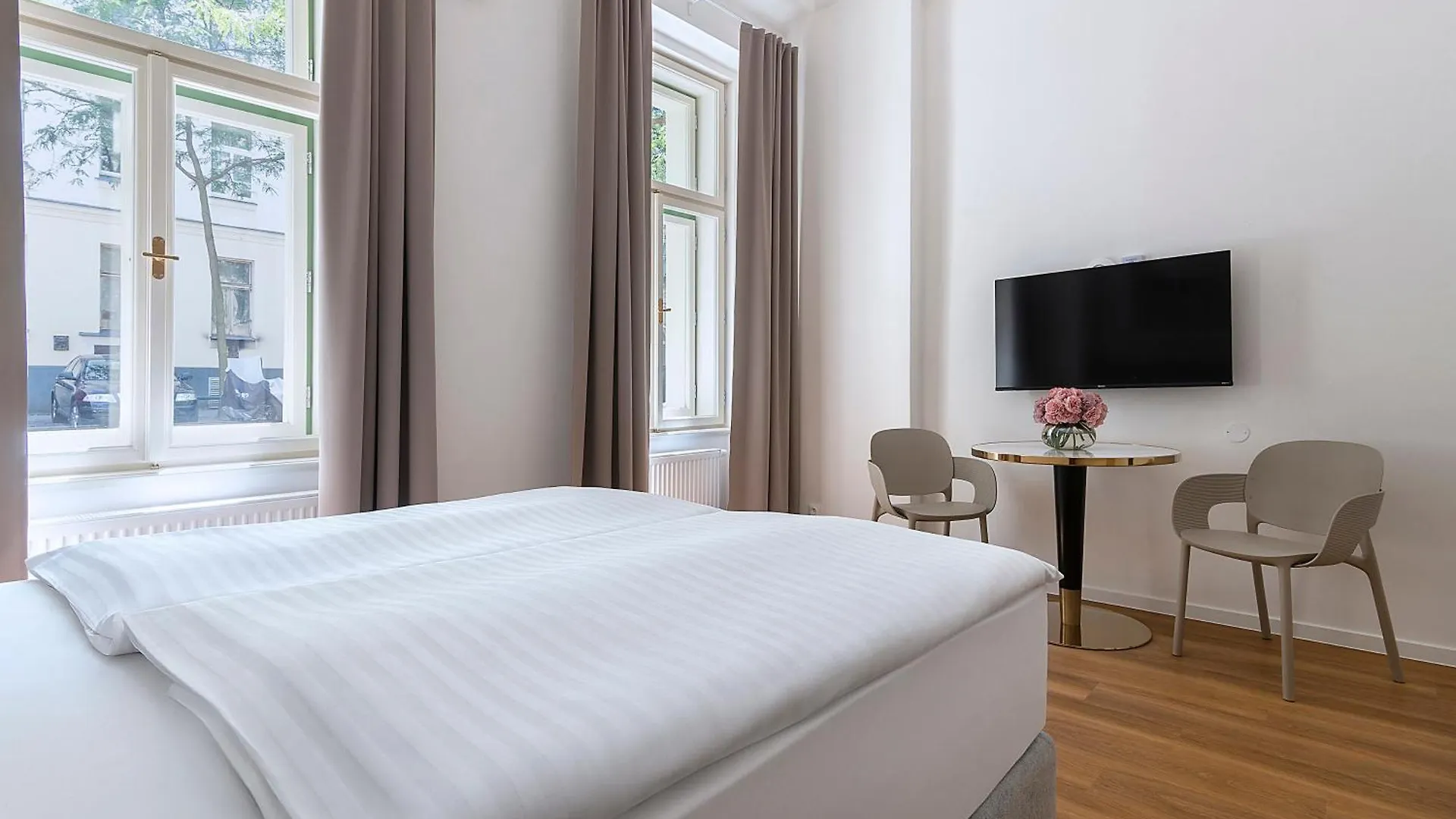 Encore Boutique Residence By Dwellfort Prague 4*,
